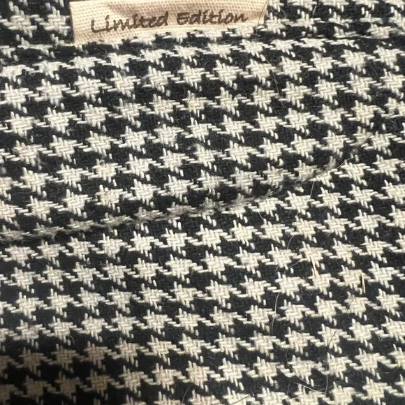 Kavu Limited edition‎ black-and-white houndstooth Crossbody red zipper - Picture 4 of 4